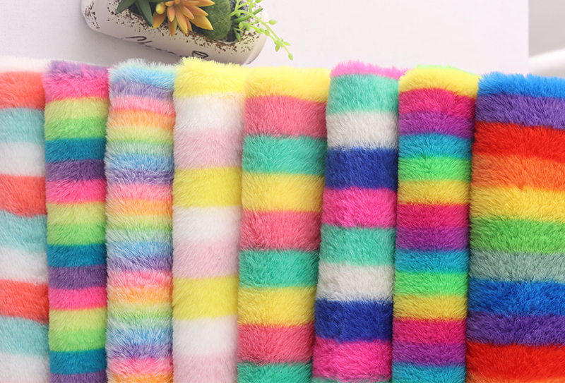 500mg 160cm Kleurrijk gestreept pluche met konijnenbontprint